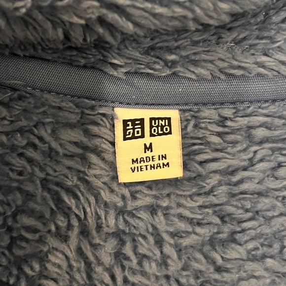 Uniqlo Fuzzy Sweater Zip Up - Picture 2 of 3